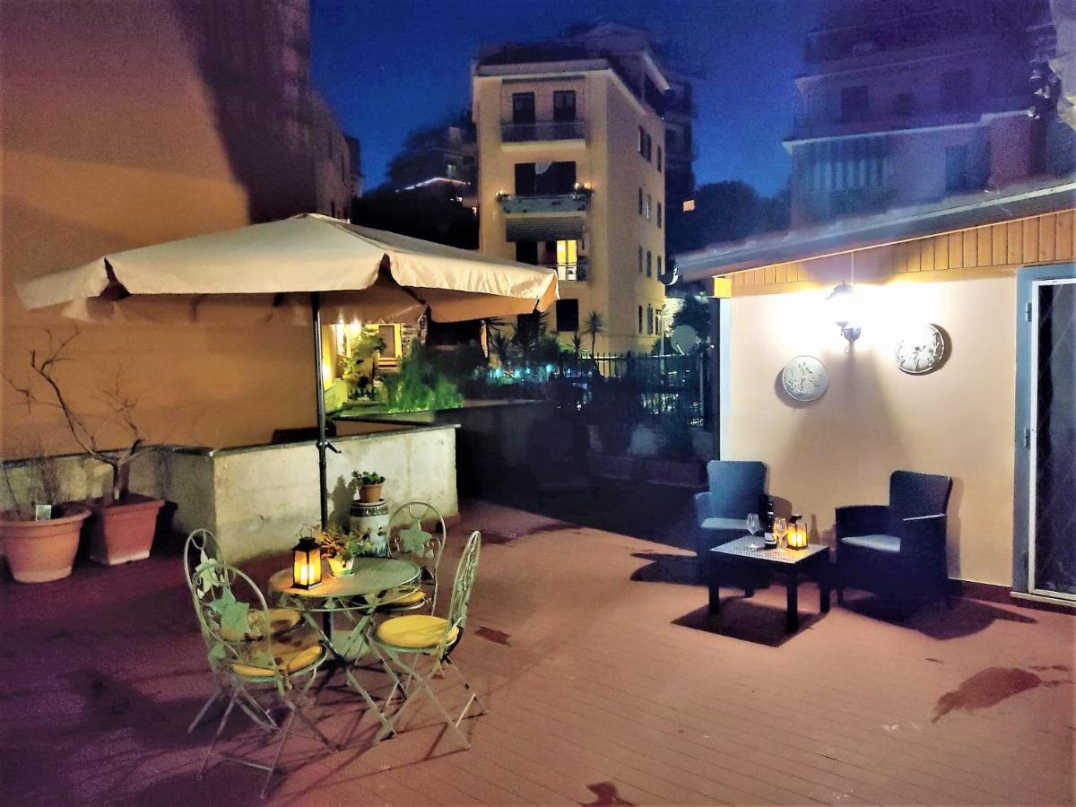 Vatican Heart Leone - Roman Terrace Bagian luar foto